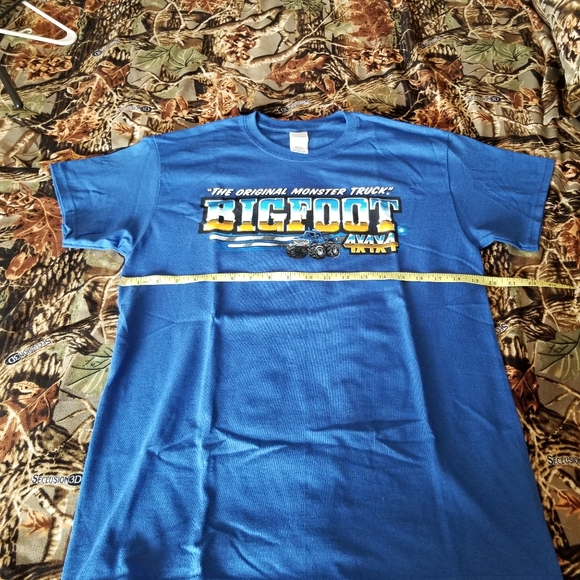 Bigfoot Monster Truck t-shirt size medium NWOT - Picture 5 of 7